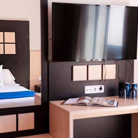 Hotel Aubi Сан-Антонио-де-Калонже Экстерьер фото