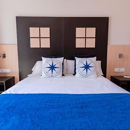 Hotel Aubi Сан-Антонио-де-Калонже Экстерьер фото