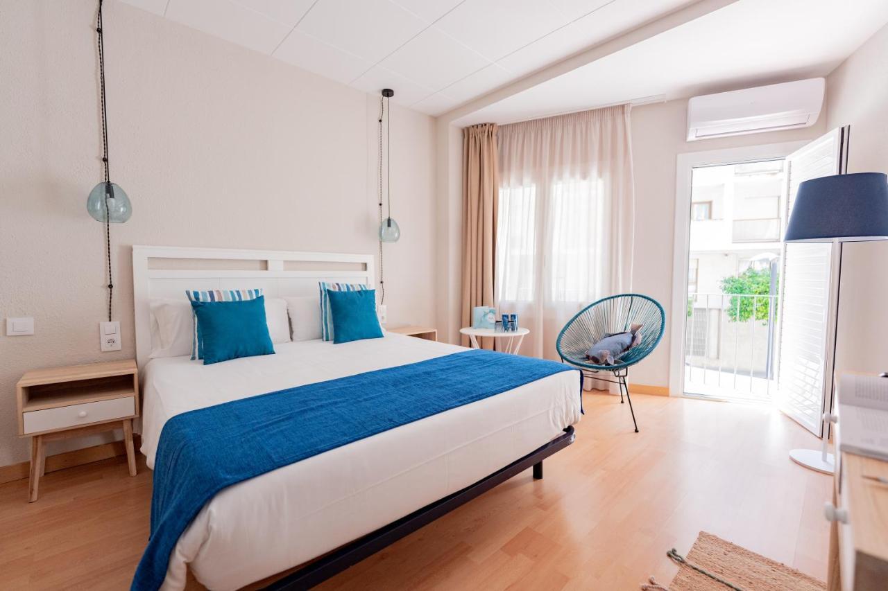 Hotel Aubi Сан-Антонио-де-Калонже Экстерьер фото