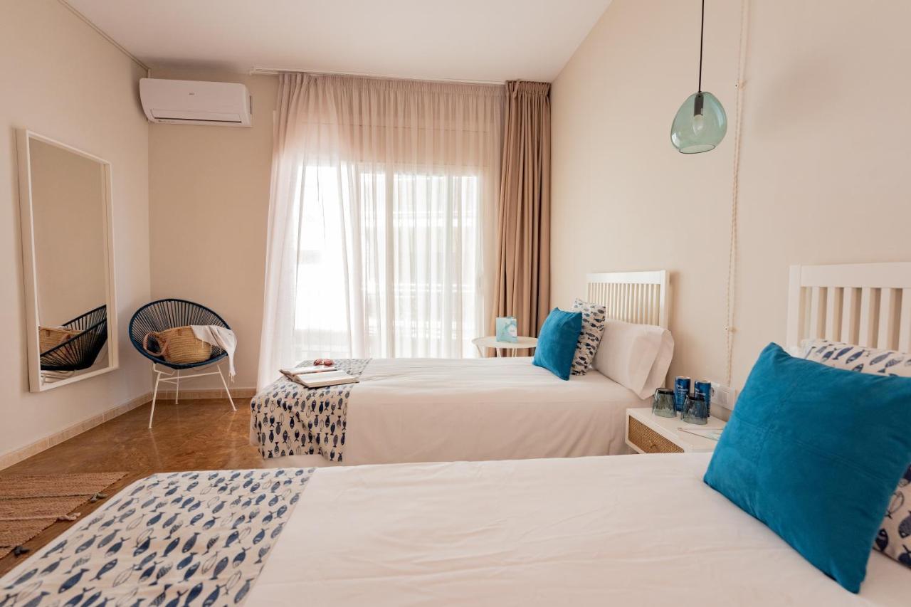 Hotel Aubi Сан-Антонио-де-Калонже Экстерьер фото