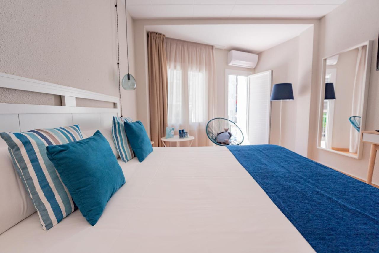 Hotel Aubi Сан-Антонио-де-Калонже Экстерьер фото